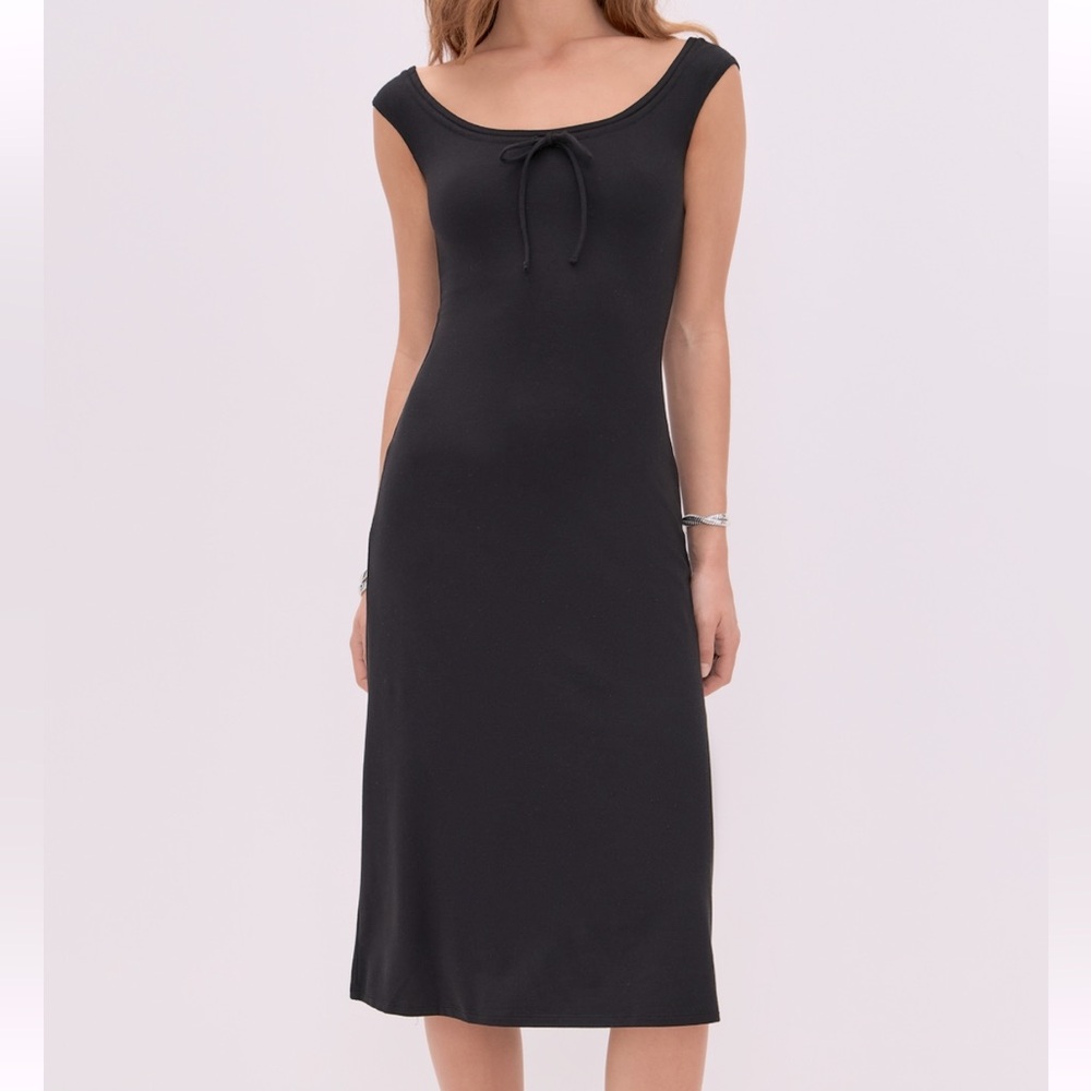 ⭐️New⭐️ Reformation Black Midi Dress with Front Tie